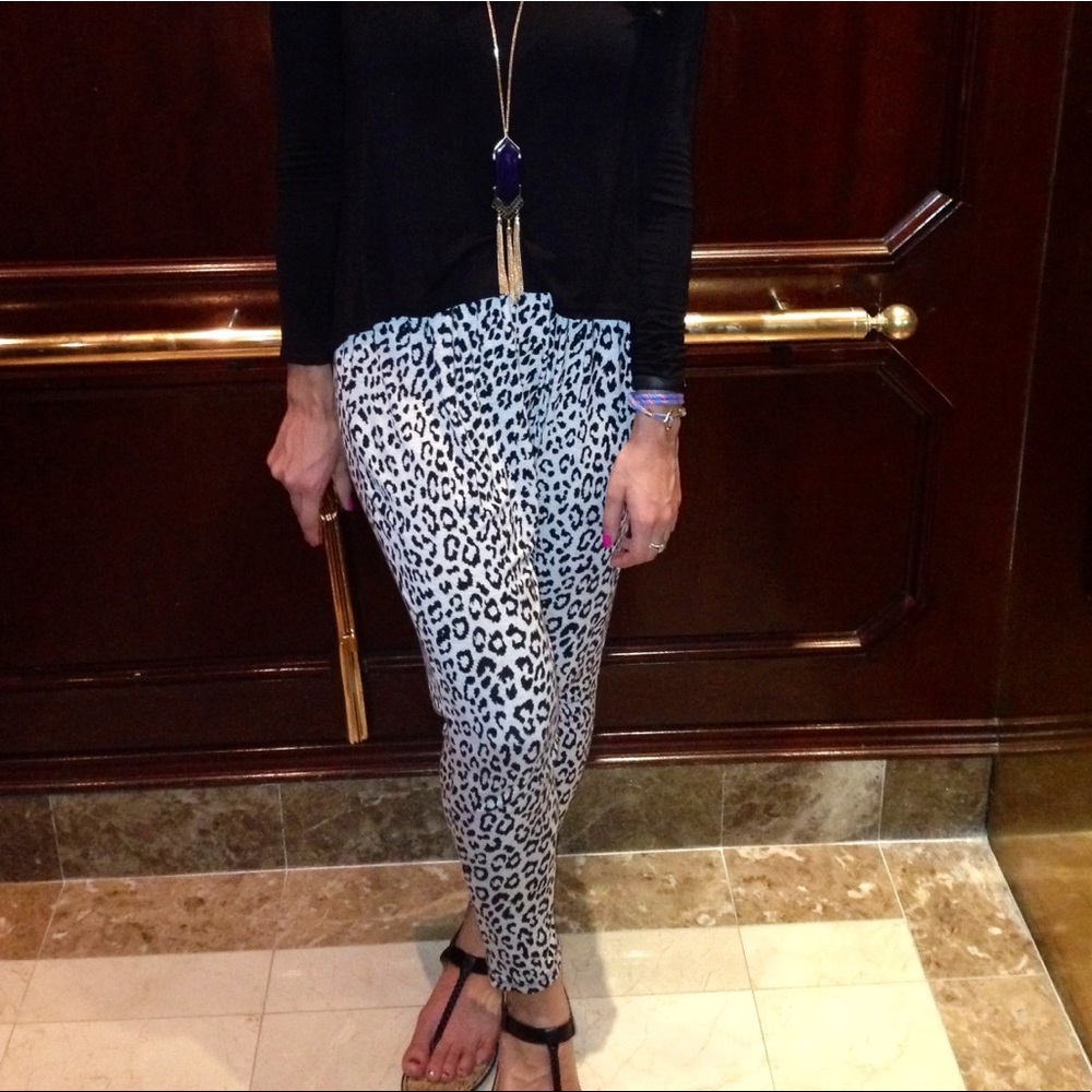 Blush snow leopard jogger pants